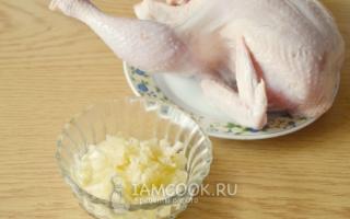 Два замечательных рецепта приготовления курицы с чесноком в духовке